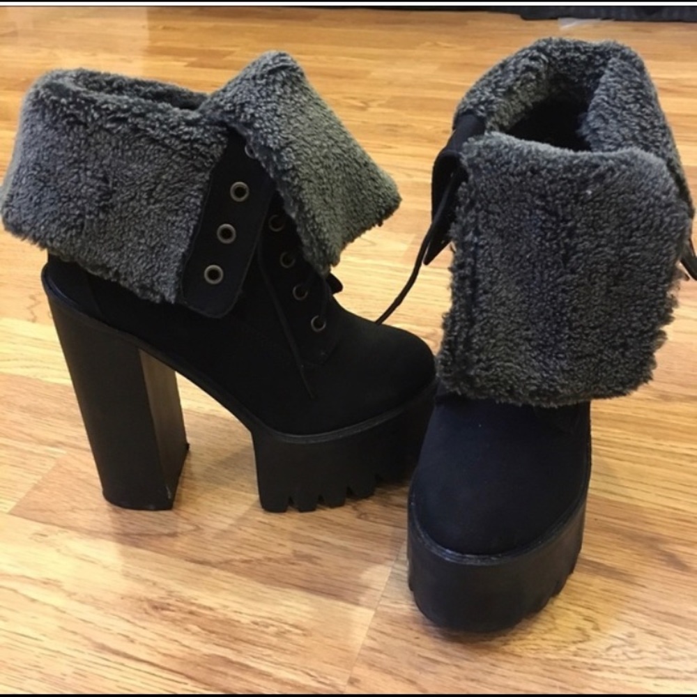 size 38/8 - Picture 2 of 4
